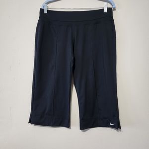 Nike dri-fit medium black capris y2k activewear athletic stretchy